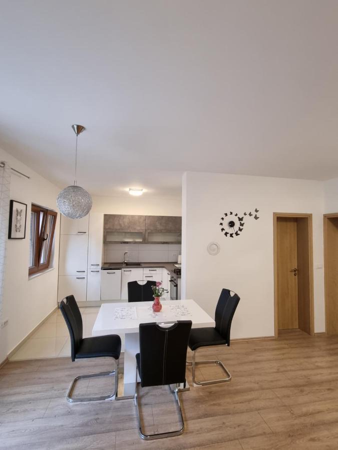 Apartman Petra Zadar Bagian luar foto